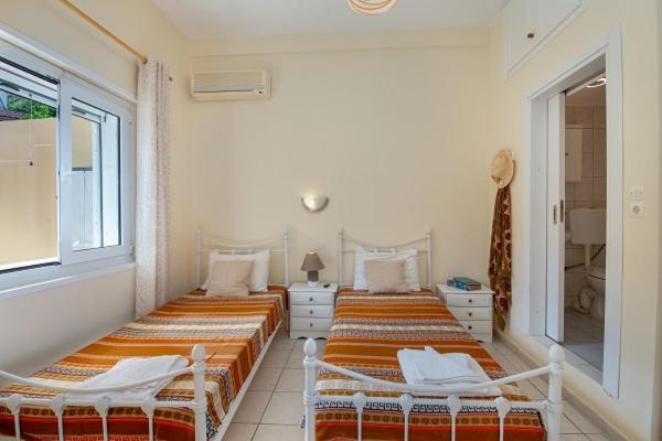 Arthur House Longos  Luaran gambar