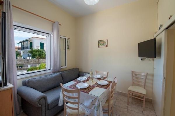Arthur House Longos  Luaran gambar