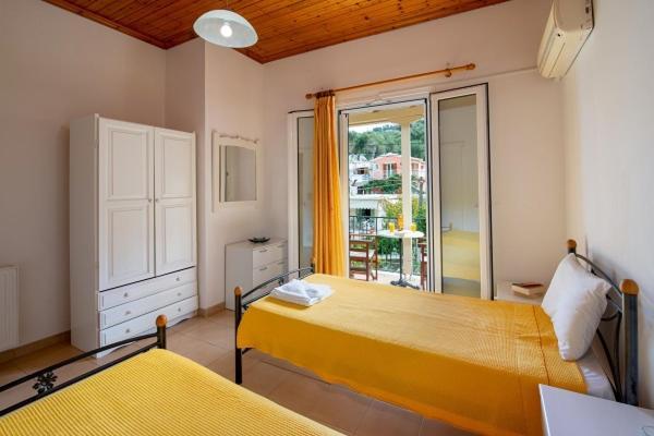 Arthur House Longos  Luaran gambar