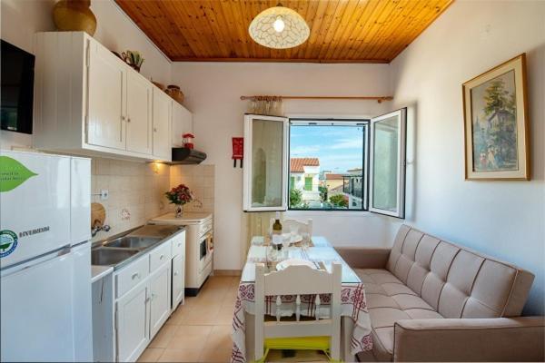 Arthur House Longos  Luaran gambar
