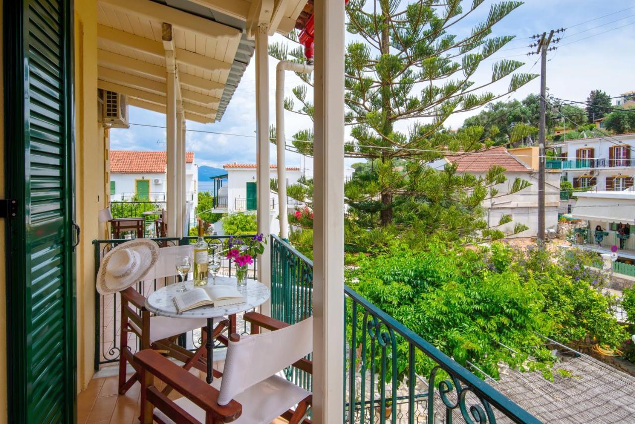 Arthur House Longos  Luaran gambar